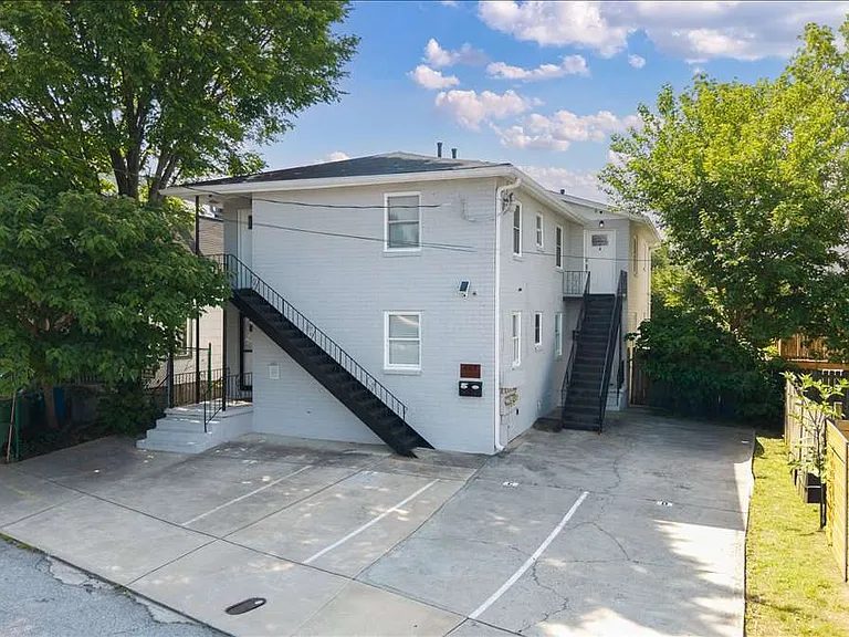 Nhà bán tại Atlanta, GA - $1,150,000