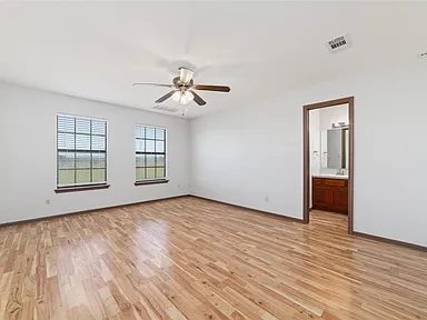 Nhà bán 3 phòng ngủ tại Sealy, TX - $669,000 - ảnh 5