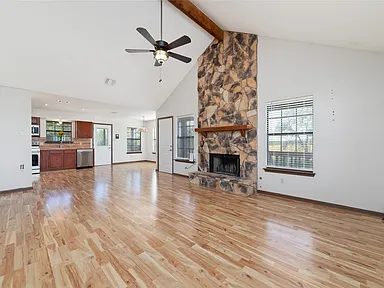Nhà bán 3 phòng ngủ tại Sealy, TX - $669,000 - ảnh 3