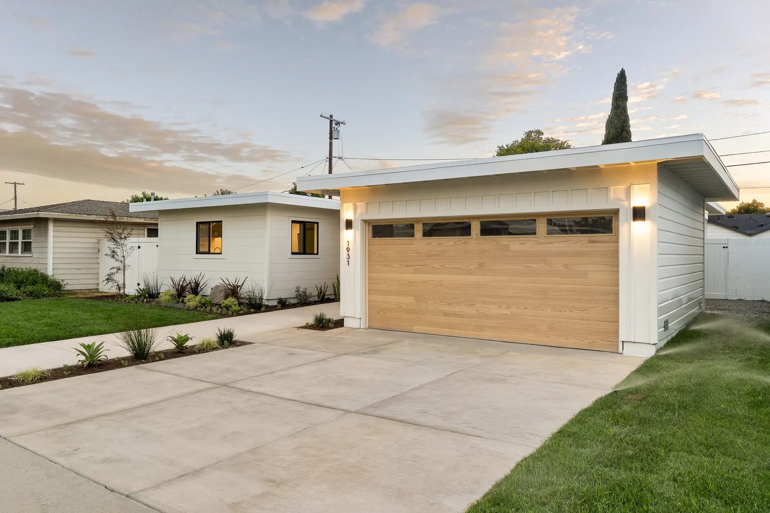 Nhà bán 4 phòng ngủ tại Long Beach, CA - $995,000