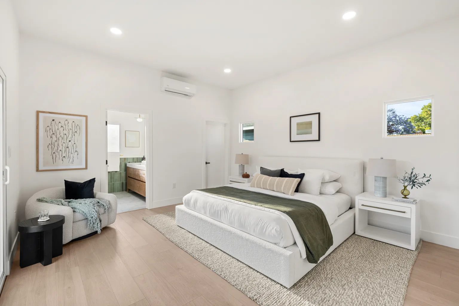 Nhà bán 4 phòng ngủ tại Long Beach, CA - $995,000 - ảnh 5