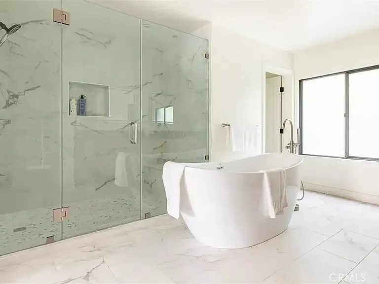 Nhà bán 5 phòng ngủ tại Anaheim, CA - $1,850,000 - ảnh 8