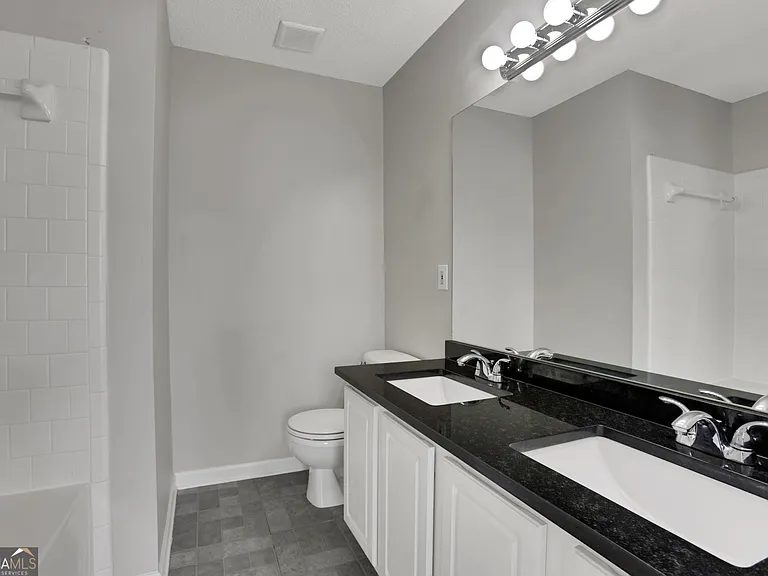 Nhà bán 2 phòng ngủ tại Alpharetta, GA - $345,000 - ảnh 5