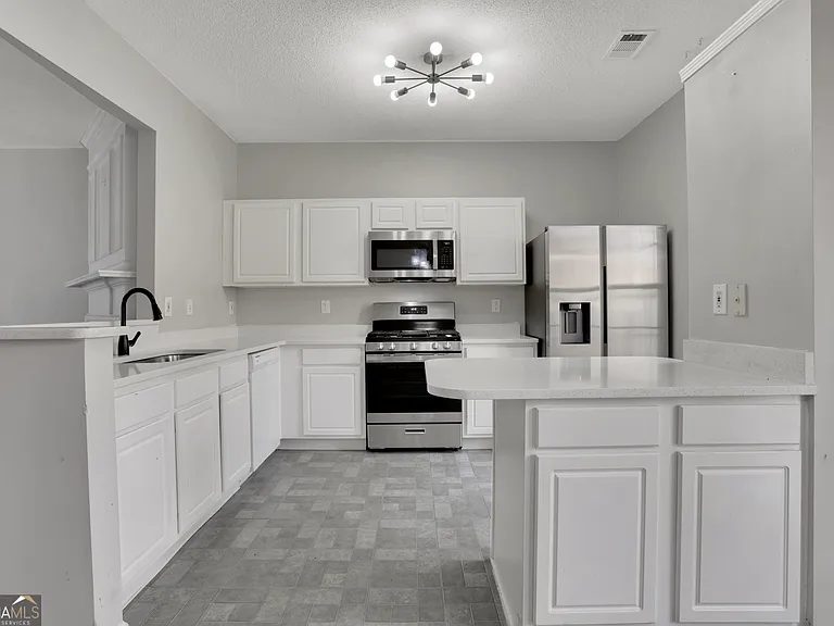 Nhà bán 2 phòng ngủ tại Alpharetta, GA - $345,000 - ảnh 3