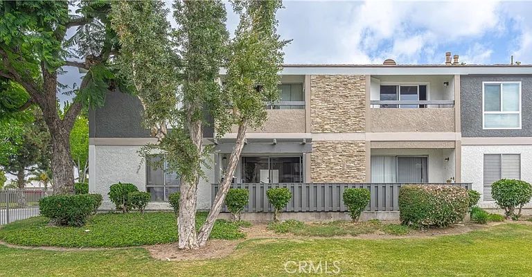 Nhà bán 2 phòng ngủ tại Santa Ana, CA - $495,000