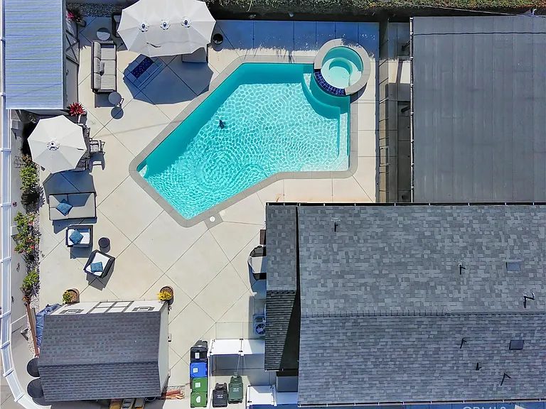 Nhà bán 4 phòng ngủ tại Anaheim, CA - $1,750,000 - ảnh 15