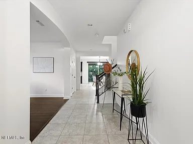 Nhà bán 4 phòng ngủ tại Jacksonville, FL - $659,000 - ảnh 2