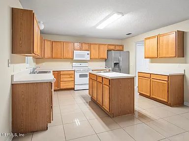 Nhà bán 4 phòng ngủ tại Jacksonville, FL - $329,000 - ảnh 3