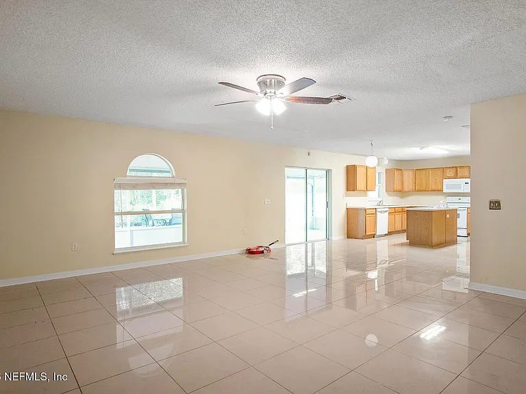 Nhà bán 4 phòng ngủ tại Jacksonville, FL - $329,000 - ảnh 2