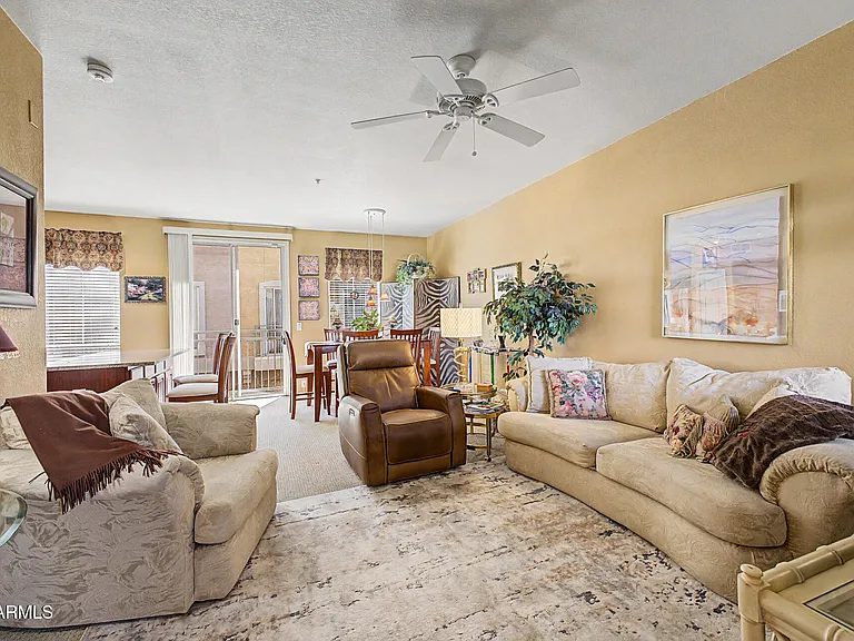 Nhà bán 2 phòng ngủ tại Phoenix, AZ - $299,900 - ảnh 2