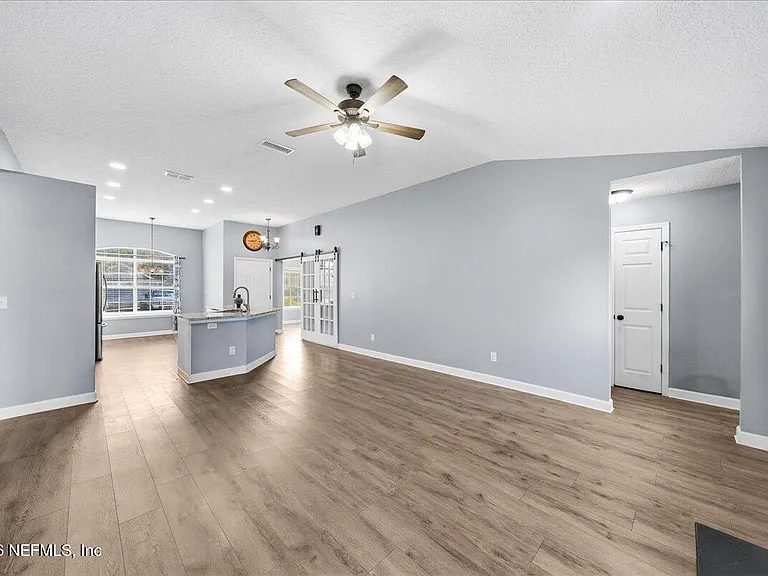 Nhà bán 3 phòng ngủ tại Jacksonville, FL - $275,000 - ảnh 4