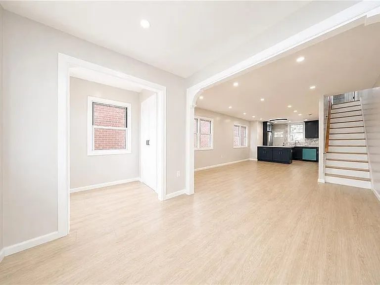 Nhà bán 3 phòng ngủ tại Brooklyn, NY - $799,900 - ảnh 3