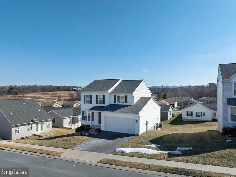 Nhà bán 3 phòng ngủ tại State College, PA - $399,000
