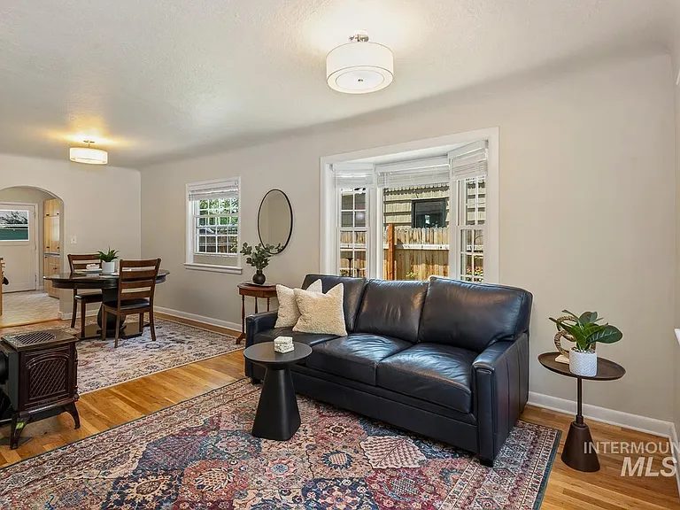 Nhà bán 2 phòng ngủ tại Boise, ID - $588,000 - ảnh 2
