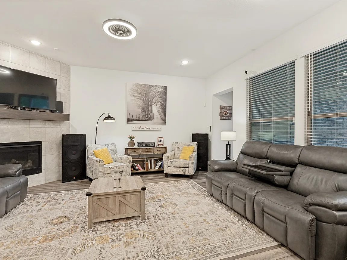 Nhà bán 5 phòng ngủ tại Melissa, TX - $449,900 - ảnh 2