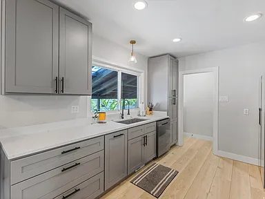 Nhà bán 5 phòng ngủ tại Millcreek, UT - $750,000 - ảnh 3