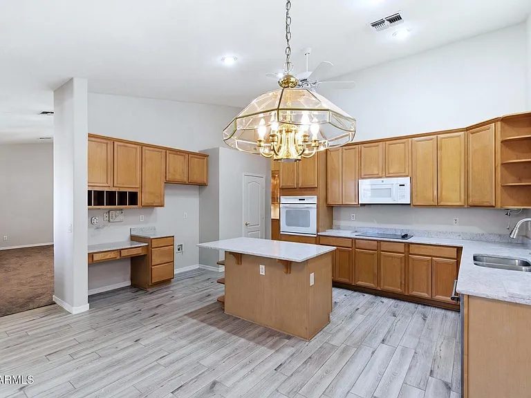 Nhà bán 3 phòng ngủ tại Glendale, AZ - $600,000 - ảnh 5