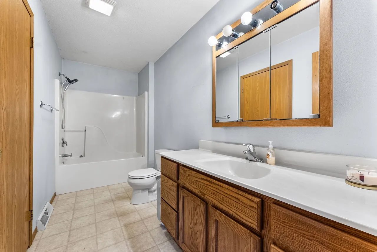 Nhà bán 2 phòng ngủ tại New Boston, IL - $154,000 - ảnh 7