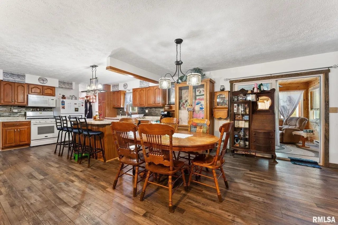 Nhà bán 5 phòng ngủ tại Aledo, IL - $399,999 - ảnh 6