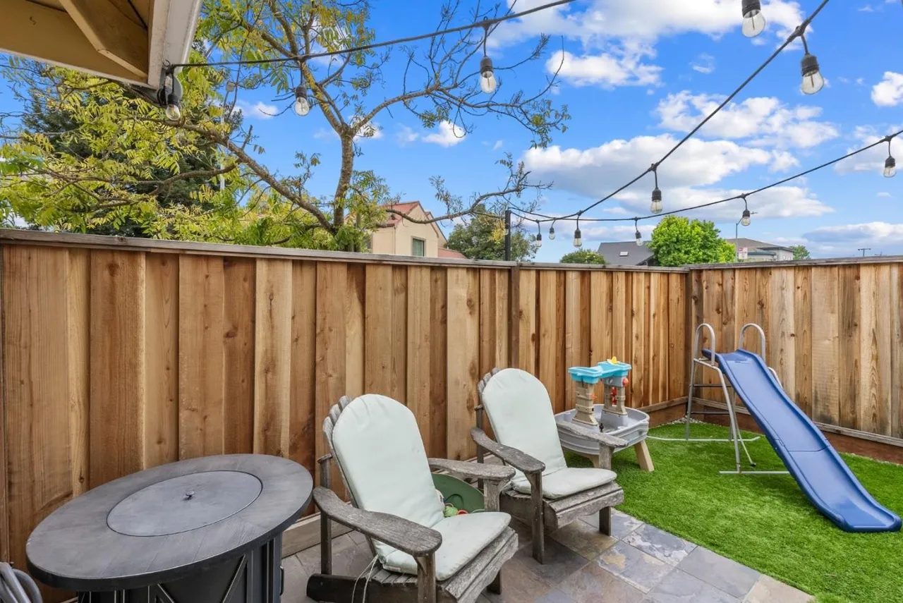 Nhà bán 2 phòng ngủ tại Freedom, CA - $640,000 - ảnh 7