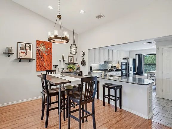 Nhà bán 2 phòng ngủ tại Dallas, TX - $325,000 - ảnh 4