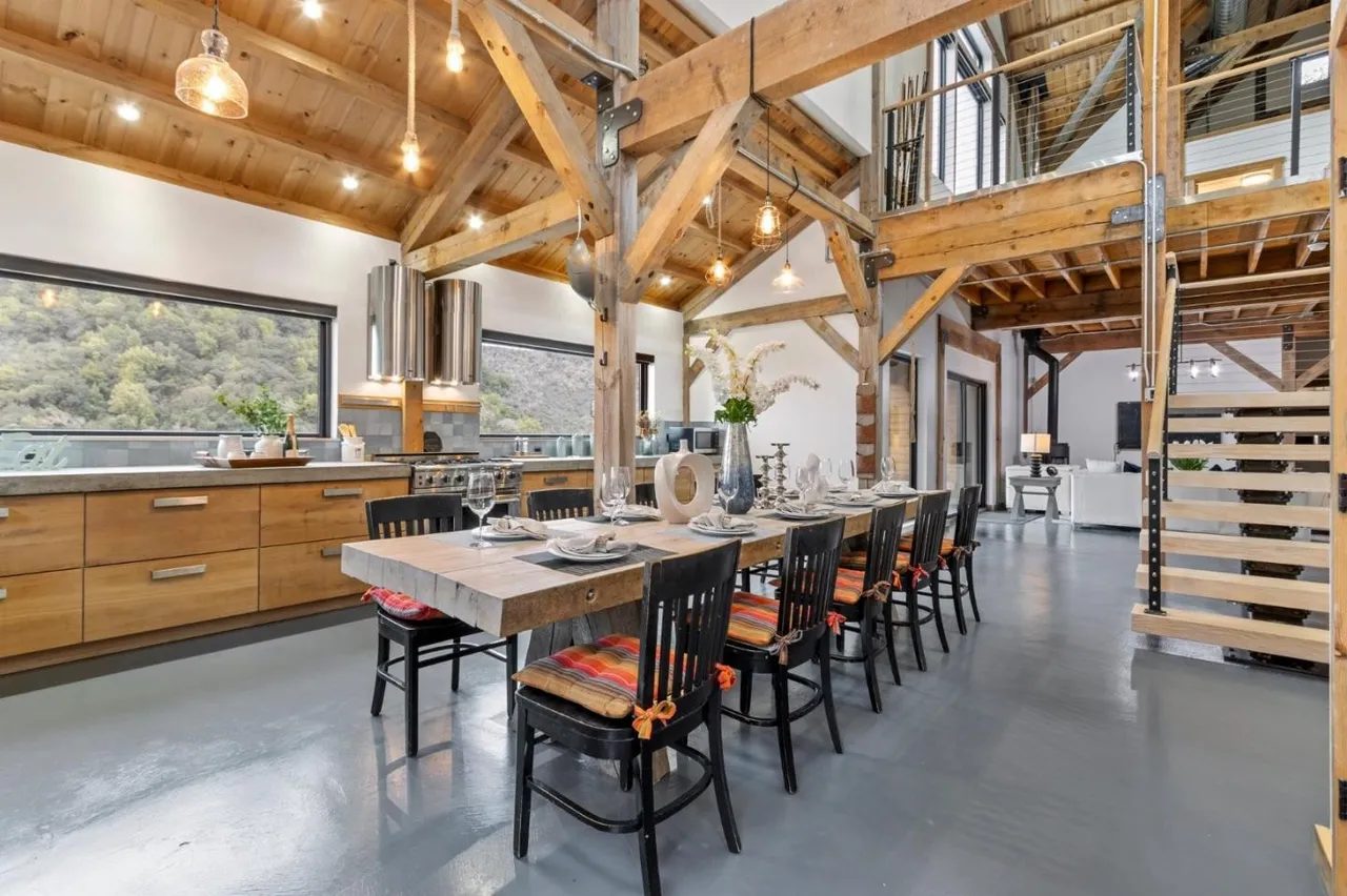 Nhà bán 4 phòng ngủ tại Morgan Hill, CA - $2,199,800