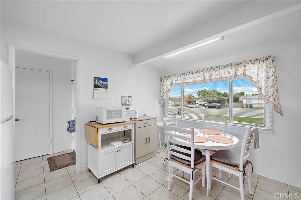Nhà bán 4 phòng ngủ tại Westminster, CA - $959,000 - ảnh 3