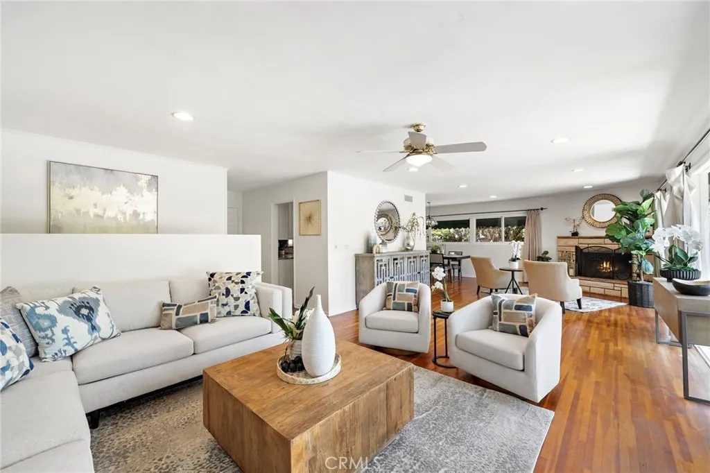 Nhà bán 4 phòng ngủ tại Garden Grove, CA - $1,069,000 - ảnh 2