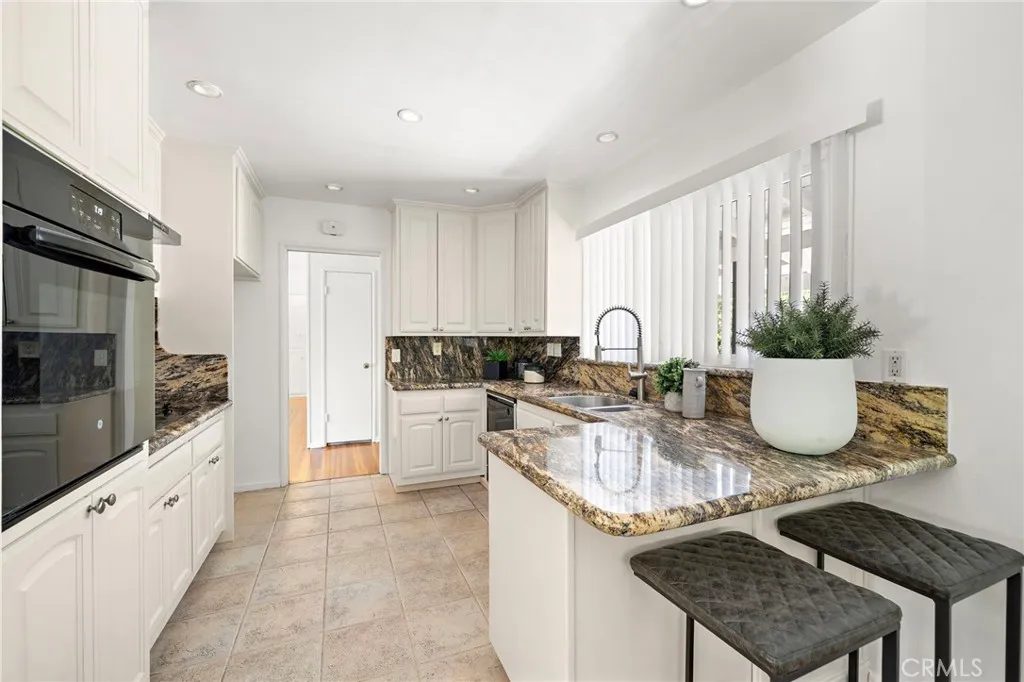Nhà bán 4 phòng ngủ tại Garden Grove, CA - $1,069,000 - ảnh 5