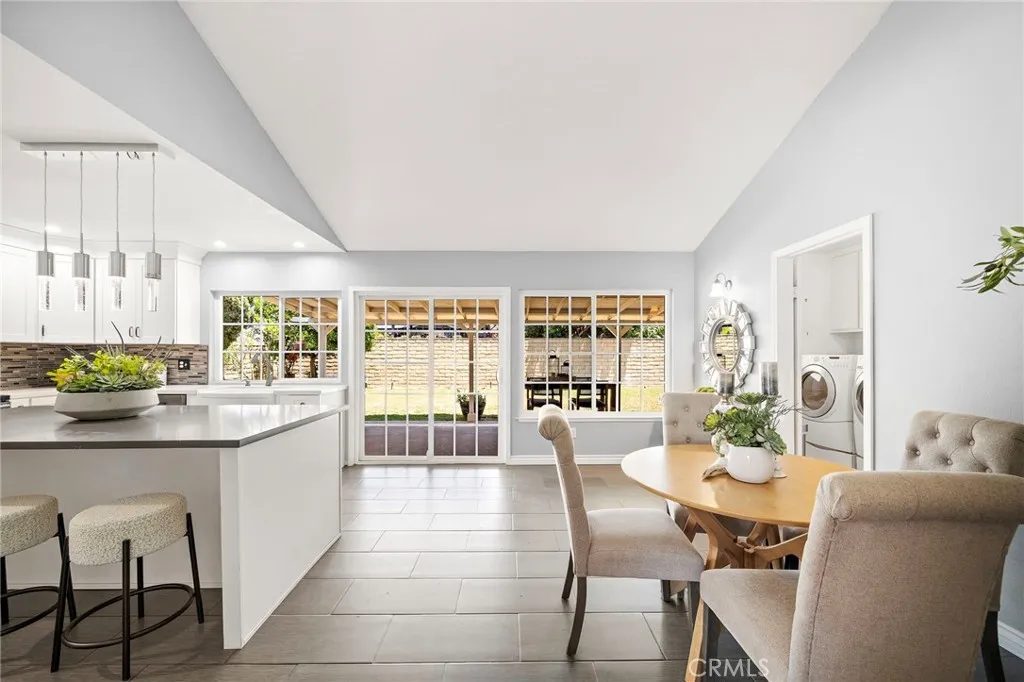 Nhà bán 4 phòng ngủ tại Fountain Valley, CA - $1,389,000 - ảnh 3