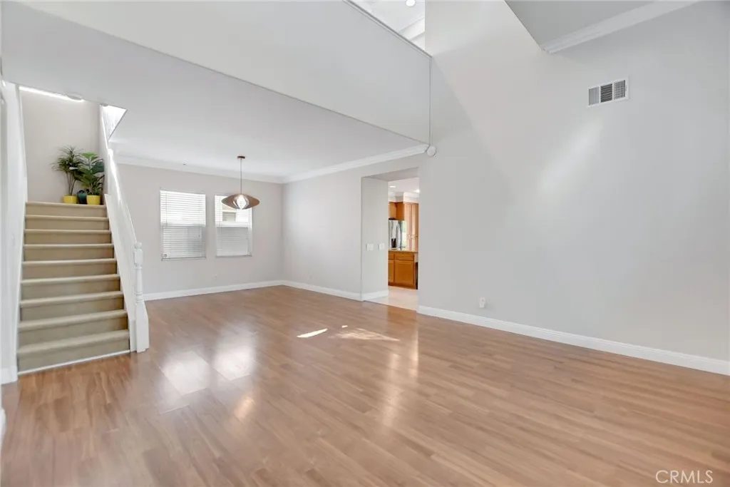 Nhà bán 3 phòng ngủ tại Corona, CA - $720,000 - ảnh 3