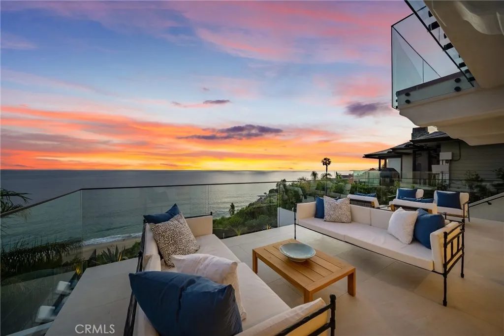 Nhà bán 6 phòng ngủ tại Laguna Beach, CA - $17,995,000 - ảnh 6