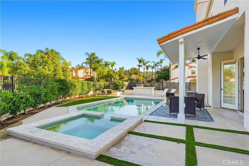 Nhà bán 4 phòng ngủ tại Anaheim, CA - $2,000,000 - ảnh 7