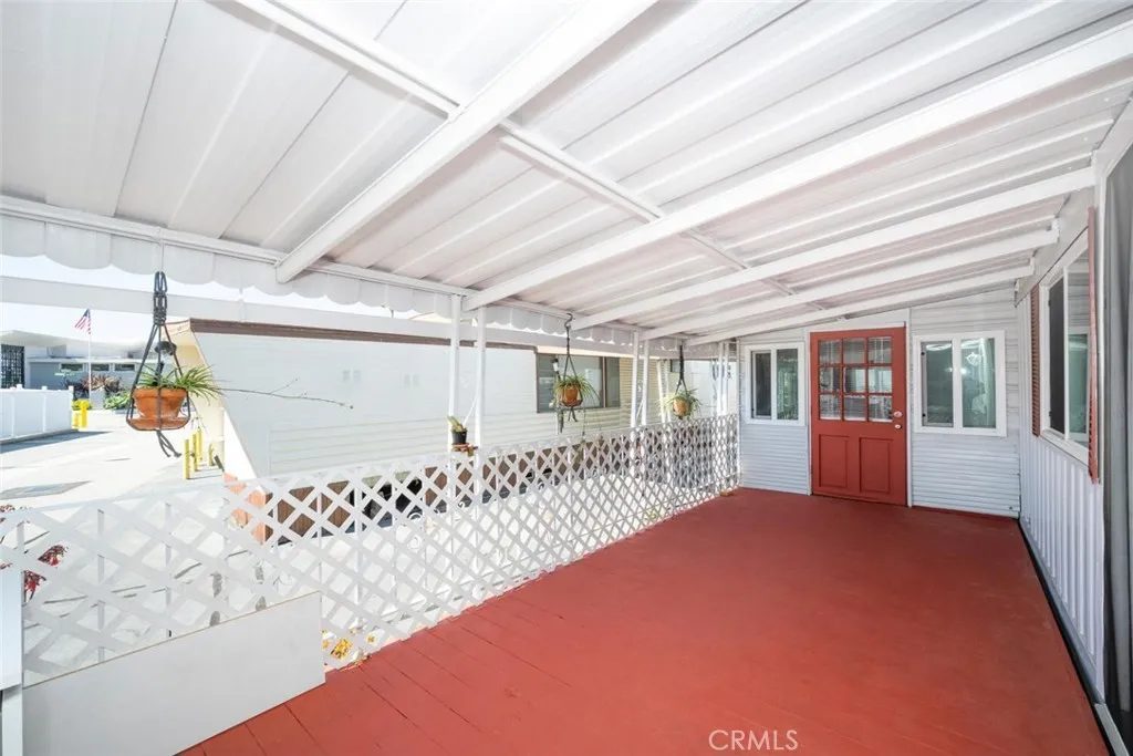 Nhà bán 2 phòng ngủ tại Long Beach, CA - $235,000 - ảnh 2