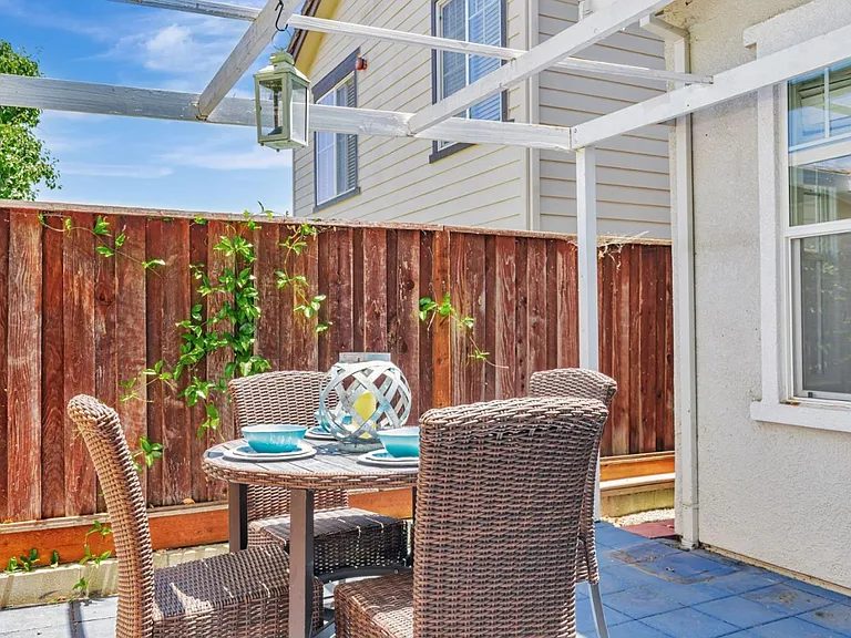 Nhà bán 4 phòng ngủ tại Gilroy, CA - $949,888 - ảnh 8