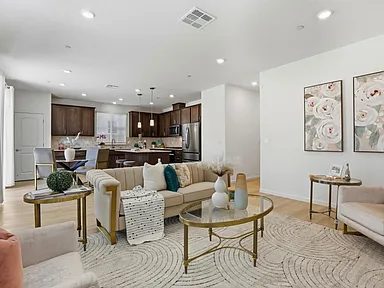 Nhà bán 4 phòng ngủ tại Gilroy, CA - $1,074,000 - ảnh 8