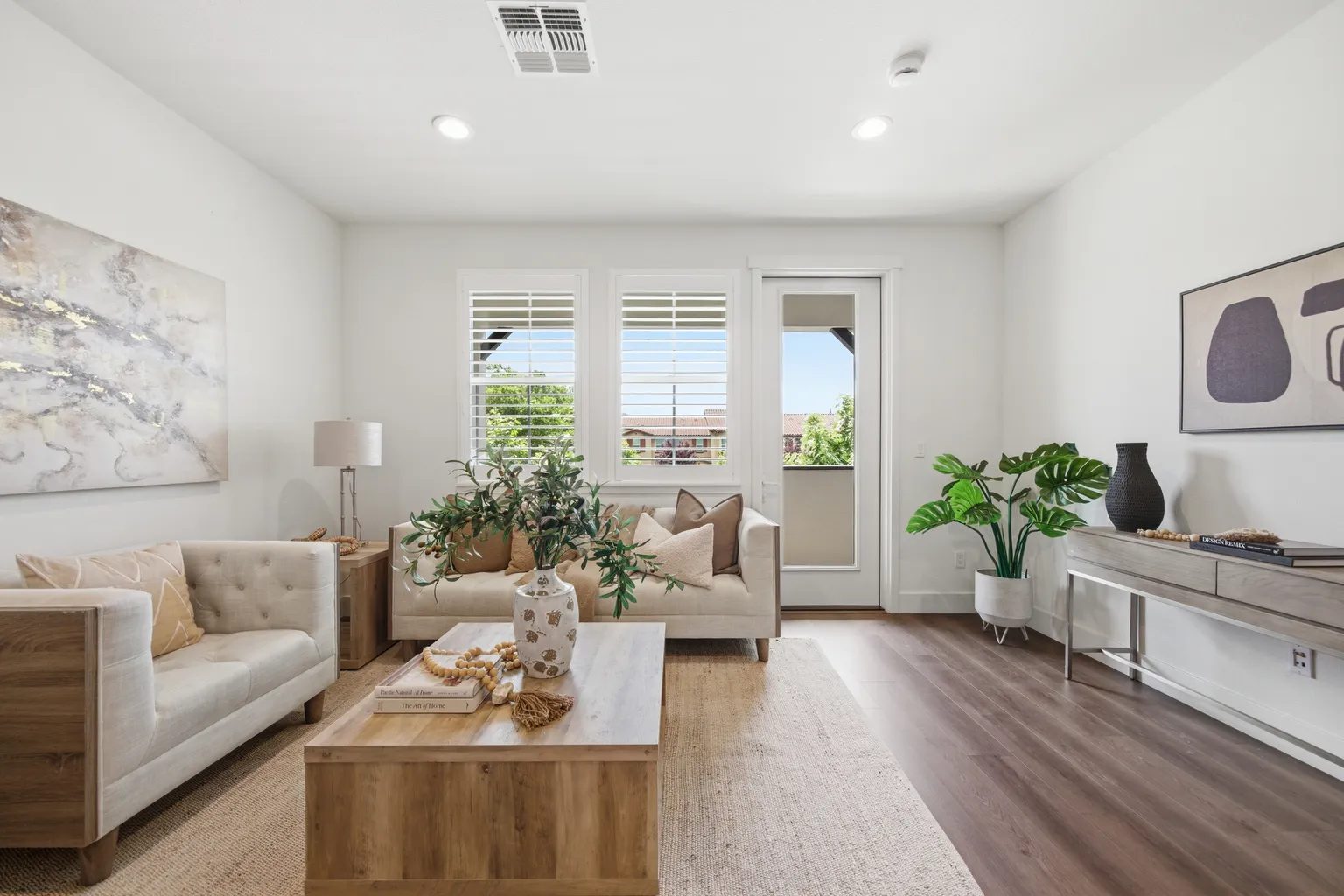Nhà bán 3 phòng ngủ tại Morgan Hill, CA - $838,000