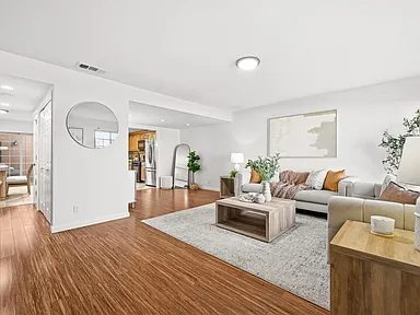 Nhà bán 4 phòng ngủ tại San Jose, CA - $949,000 - ảnh 2