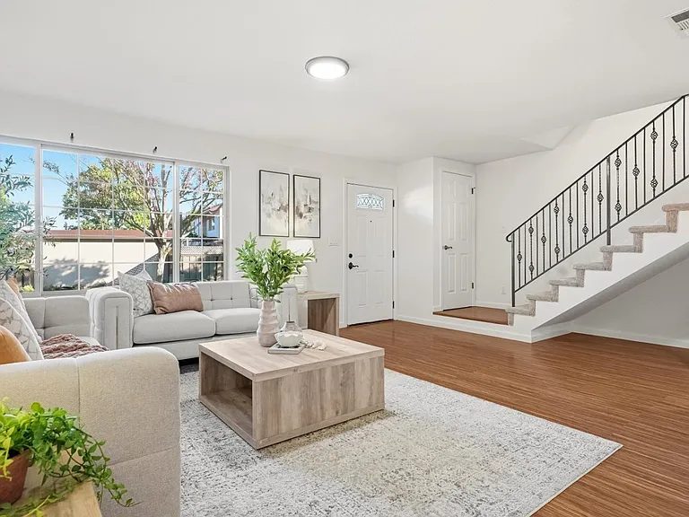 Nhà bán 4 phòng ngủ tại San Jose, CA - $949,000 - ảnh 3