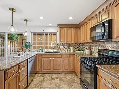 Nhà bán 4 phòng ngủ tại San Jose, CA - $949,000 - ảnh 5