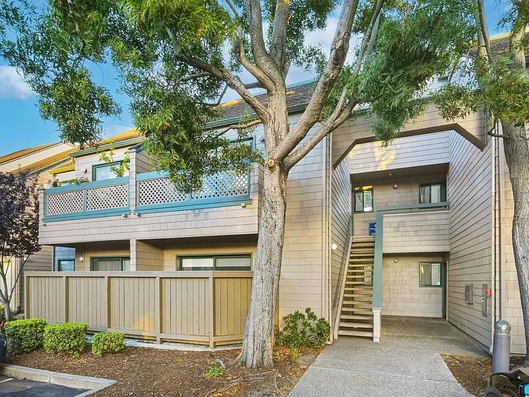 Nhà bán 2 phòng ngủ tại Redwood City, CA - $780,000