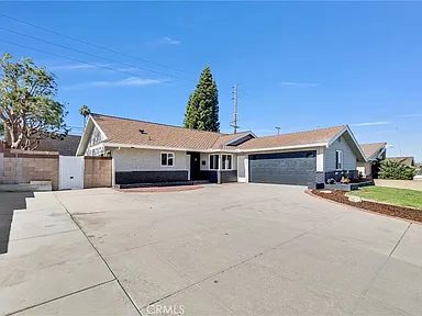 Nhà bán 4 phòng ngủ tại La Habra, CA - $1,145,000