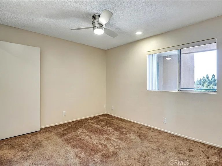 Nhà bán 2 phòng ngủ tại Santa Ana, CA - $399,000 - ảnh 8
