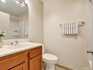 Nhà bán 2 phòng ngủ tại Santa Ana, CA - $399,000 - ảnh 6