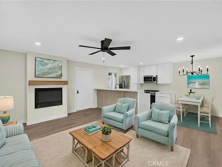 Nhà bán 1 phòng ngủ tại Santa Ana, CA - $434,000