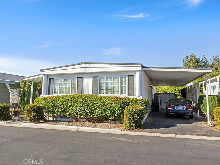 Nhà bán 2 phòng ngủ tại Lake Forest, CA - $165,000