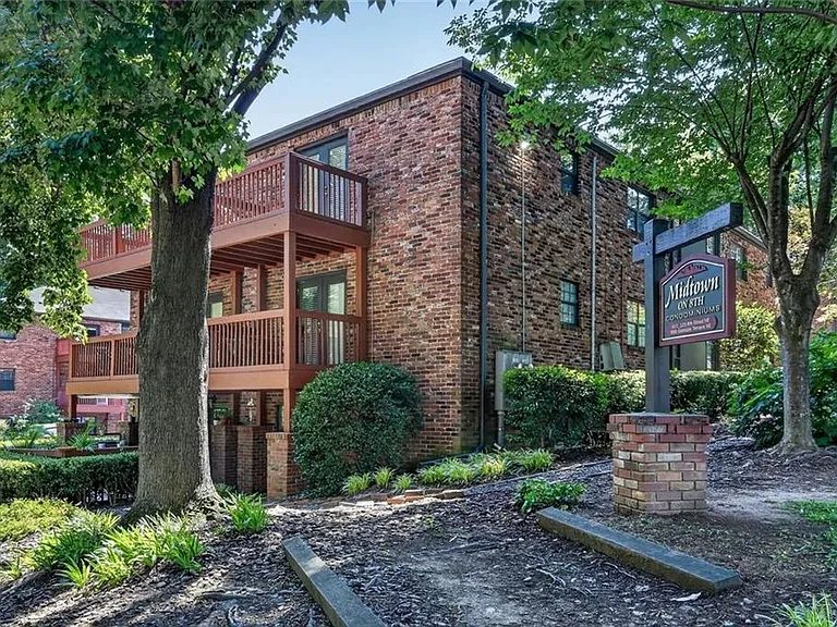 Nhà bán 2 phòng ngủ tại Atlanta, GA - $275,000