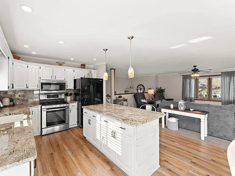 $429,000 - Nhà bán 3 phòng ngủ La Porte, IN 46350 - ảnh 3